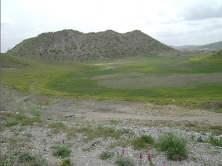 ACIGÖL (NEVŞEHiR) YÖRESİNDEKİ SENOZOYİK YAŞLI VOLKANİK KAYAÇLARIN PETROLOJİSİ-T. ERCAN vd.